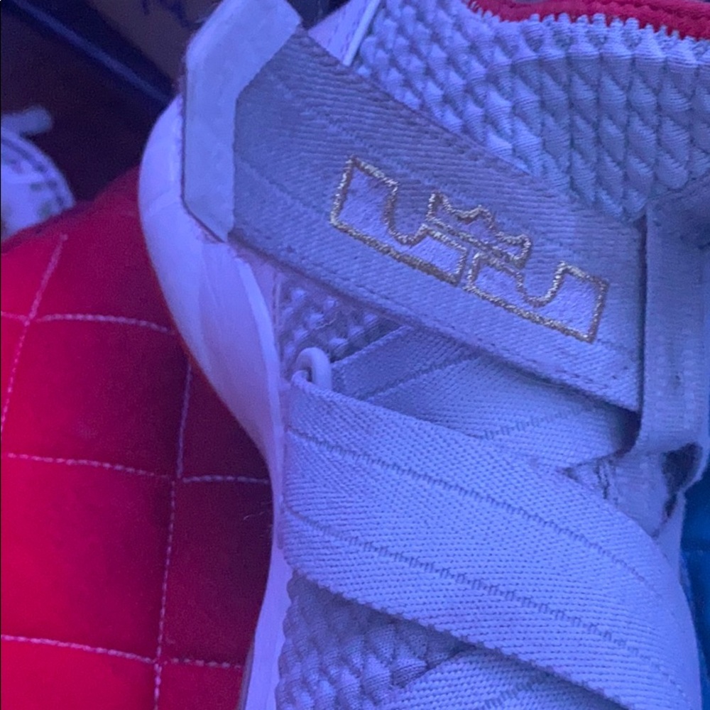Shoes - Picture 2 of 3
